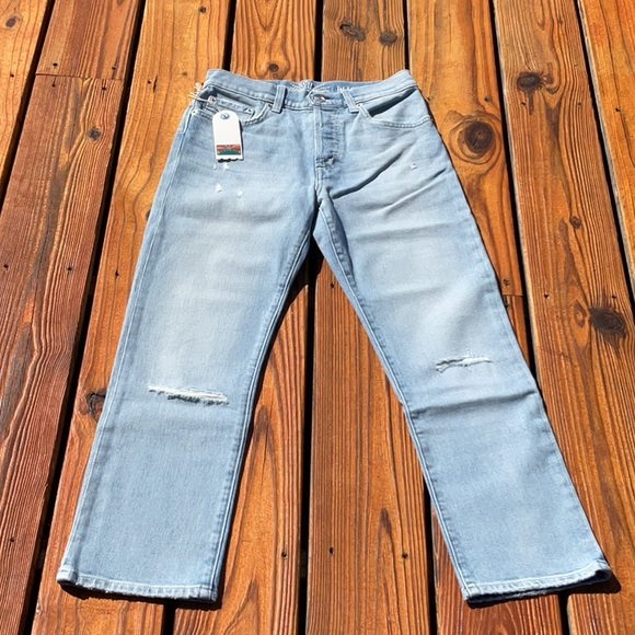 NWT Daily Blue Denim By AG Light Wash Cropped Distressed Jean Sizes 25/ 30 - Picture 3 of 14